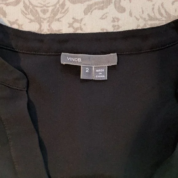 VINCE Black Rib Trim Half Placket Silk Popover Blouse Size 2 - Picture 6 of 13